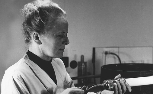 Ida Noddack in laboratory